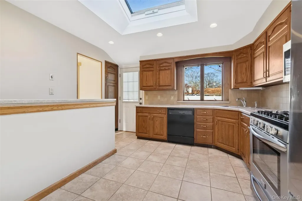 7 Joyce Lane Commack NY 11725