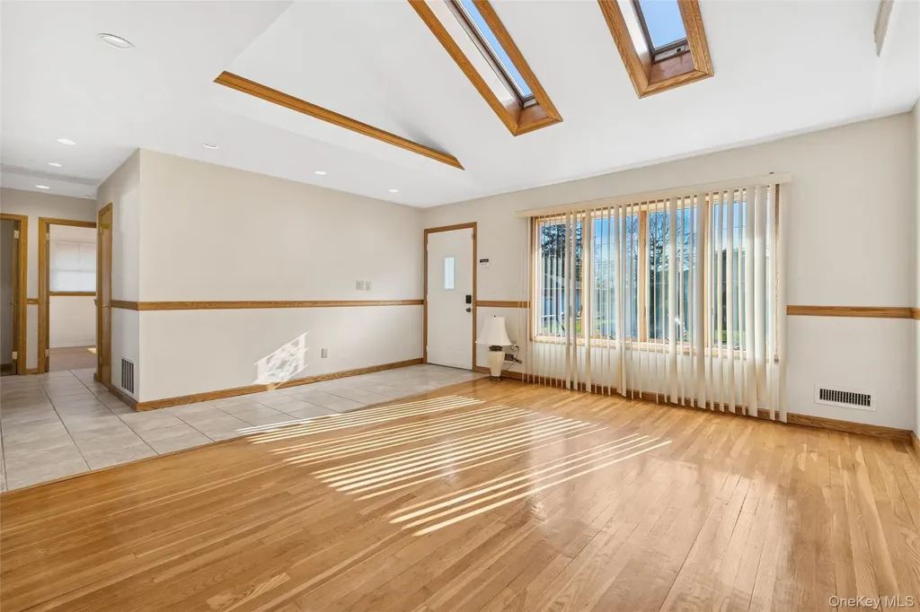 7 Joyce Lane Commack NY 11725