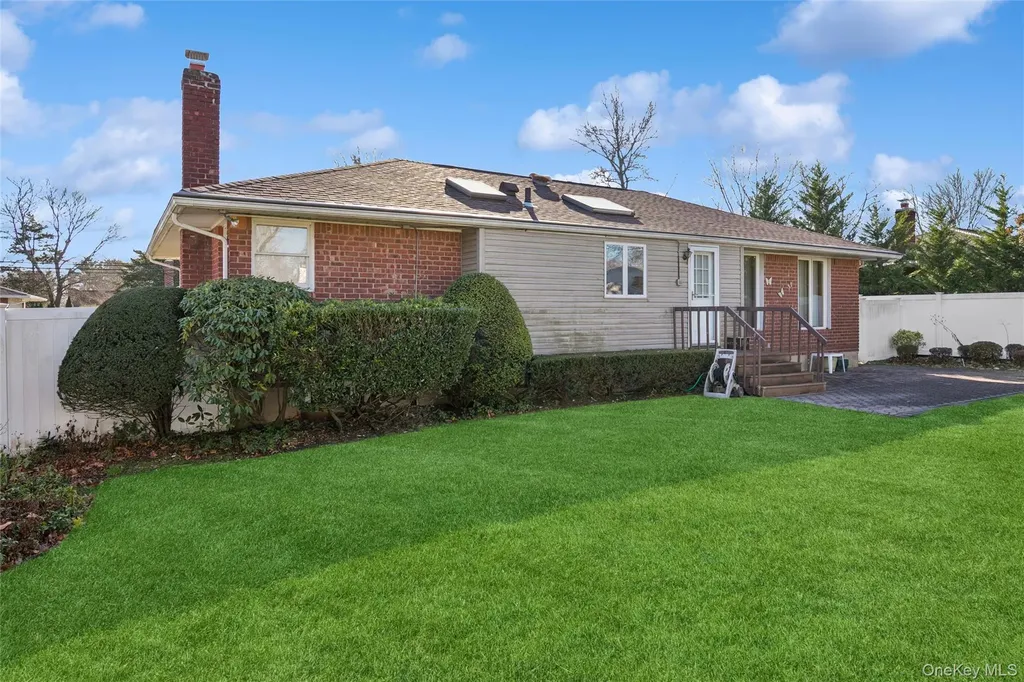 7 Joyce Lane Commack NY 11725