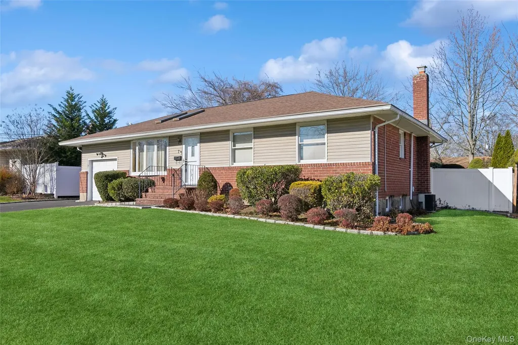 7 Joyce Lane Commack NY 11725