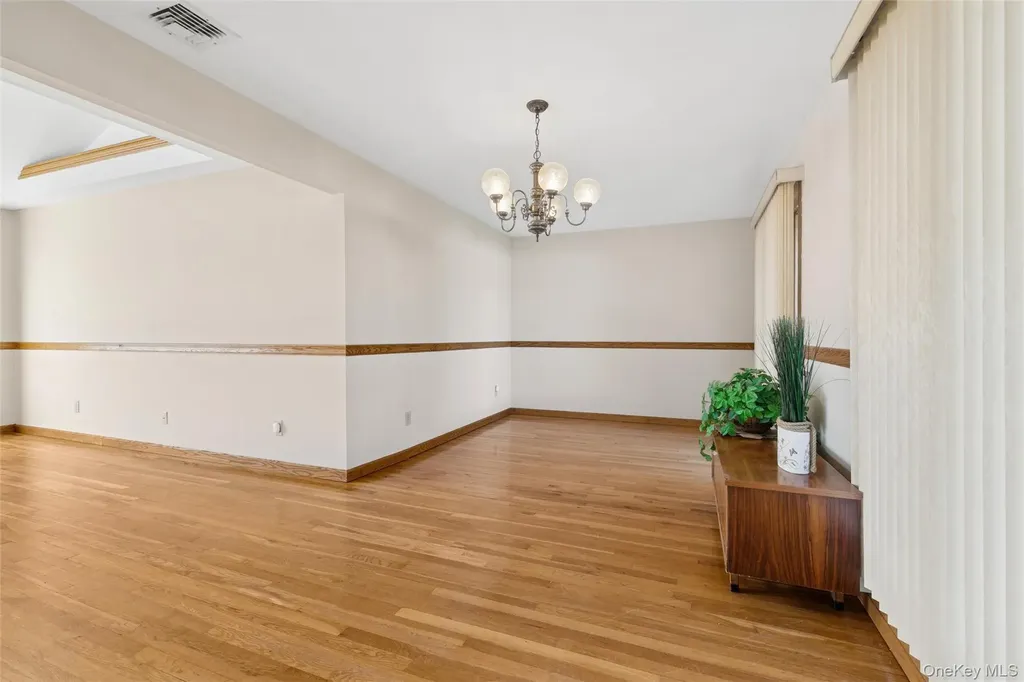 7 Joyce Lane Commack NY 11725