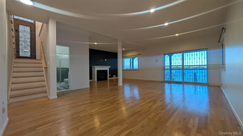 15095 Powells Cove Boulevard Whitestone NY 11357