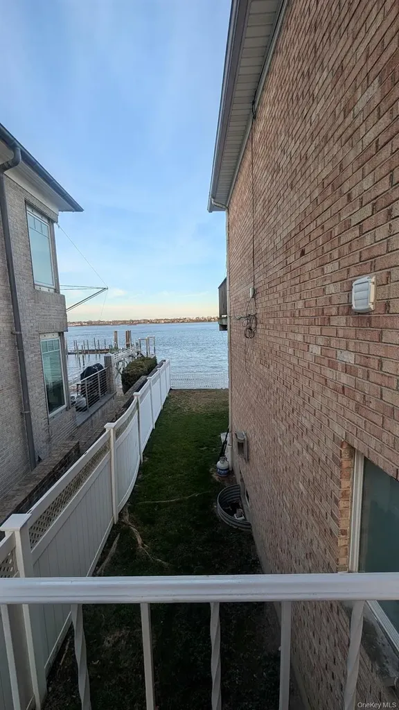 15095 Powells Cove Boulevard Whitestone NY 11357