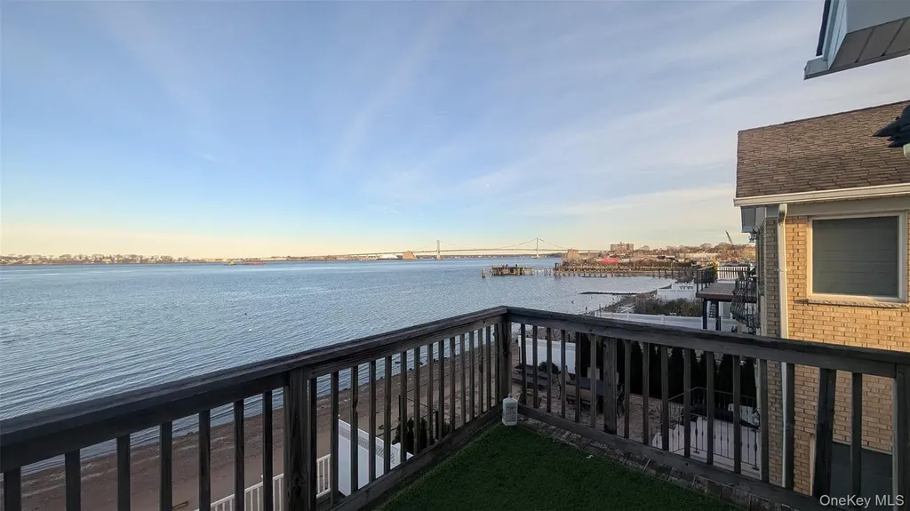 15095 Powells Cove Boulevard Whitestone NY 11357