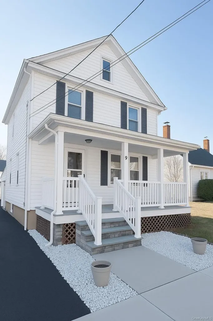 9 Bagley Avenue Albertson NY 11507