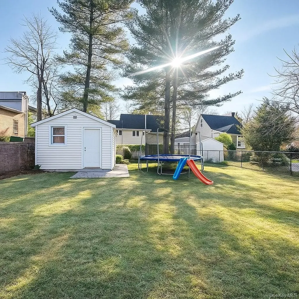 9 Bagley Avenue Albertson NY 11507