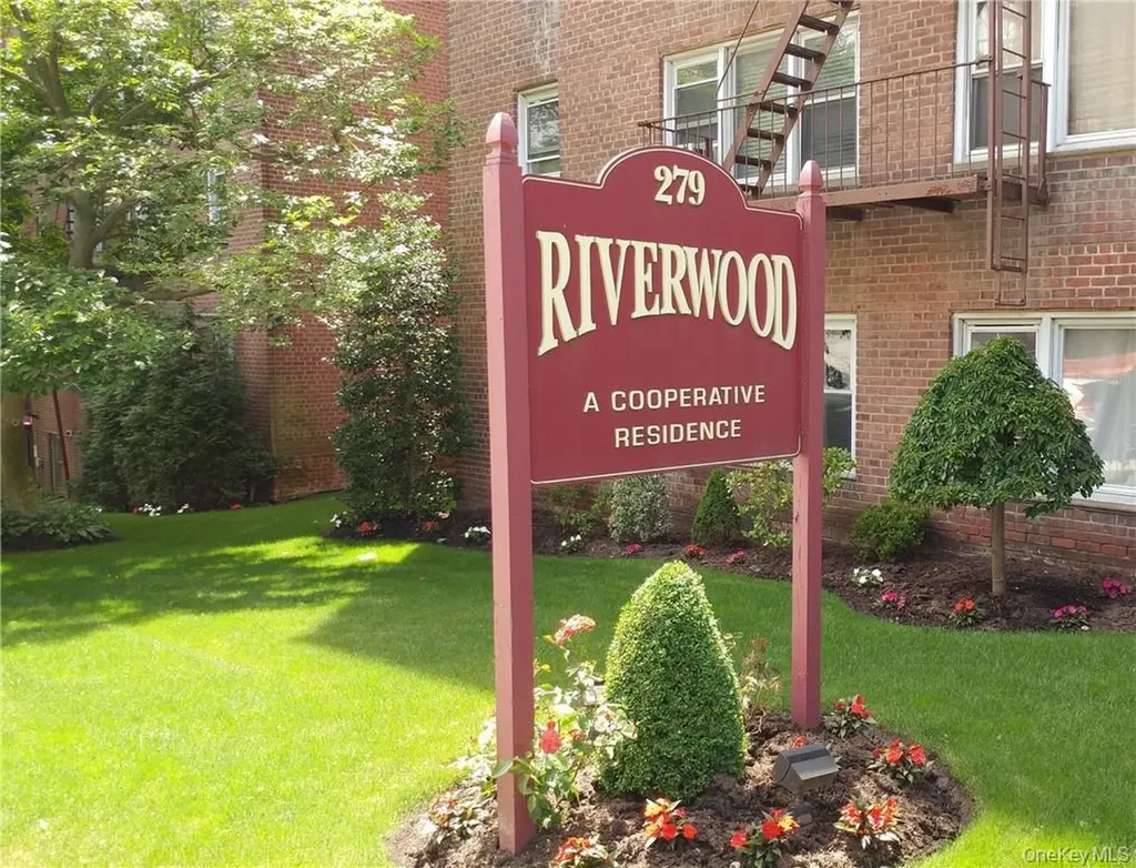 279 N Broadway Yonkers NY 10701