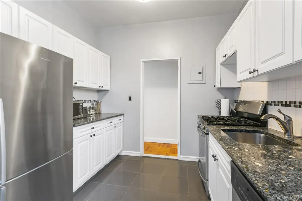 279 N Broadway Yonkers NY 10701