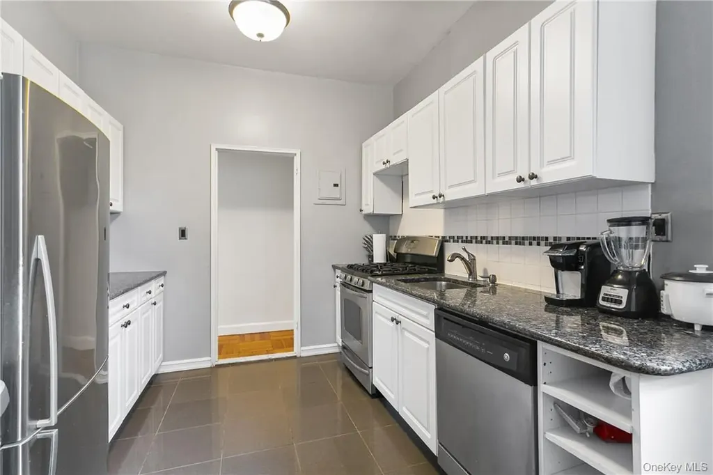 279 N Broadway Yonkers NY 10701