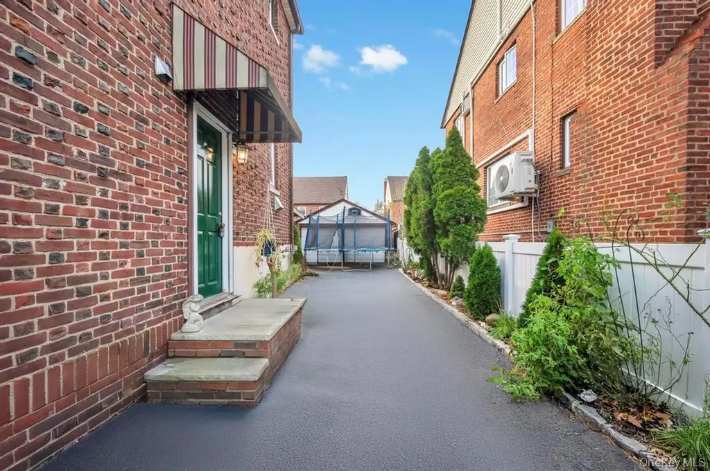 88 Marlboro Road Valley Stream NY 11581