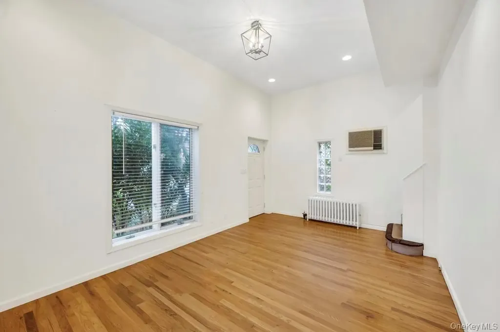 88 Marlboro Road Valley Stream NY 11581