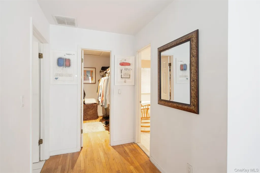 9 Woodview Way Hampton Bays NY 11946