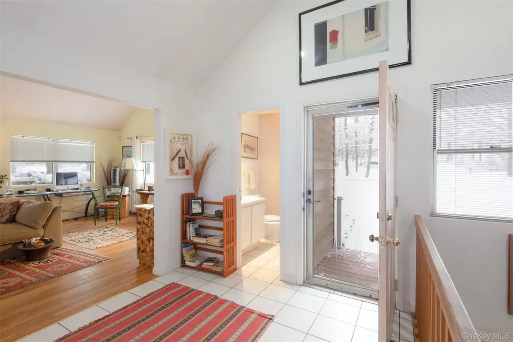 9 Woodview Way Hampton Bays NY 11946