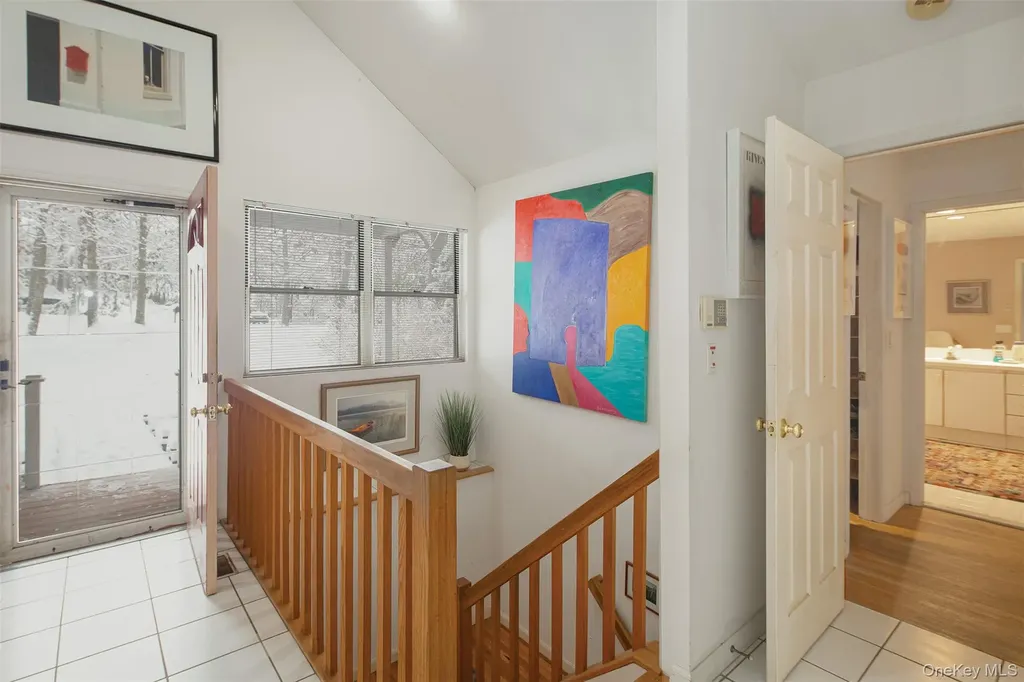9 Woodview Way Hampton Bays NY 11946