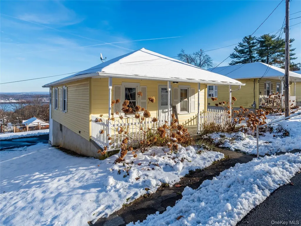 35 Hudson Terrace Marlboro NY 12542