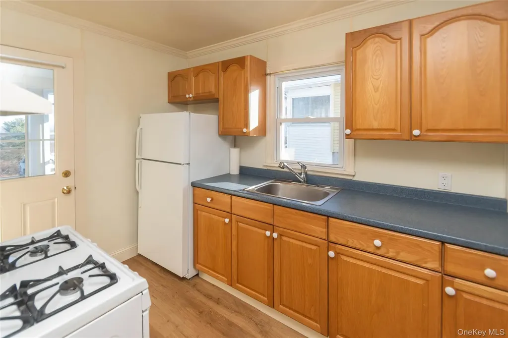 35 Hudson Terrace Marlboro NY 12542