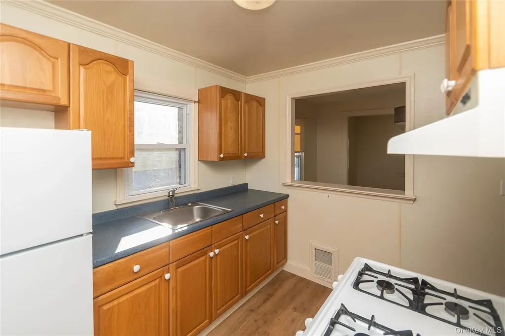 35 Hudson Terrace Marlboro NY 12542