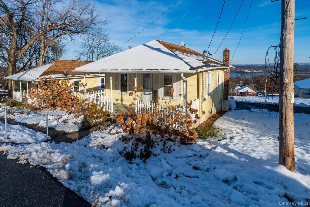 35 Hudson Terrace Marlboro NY 12542