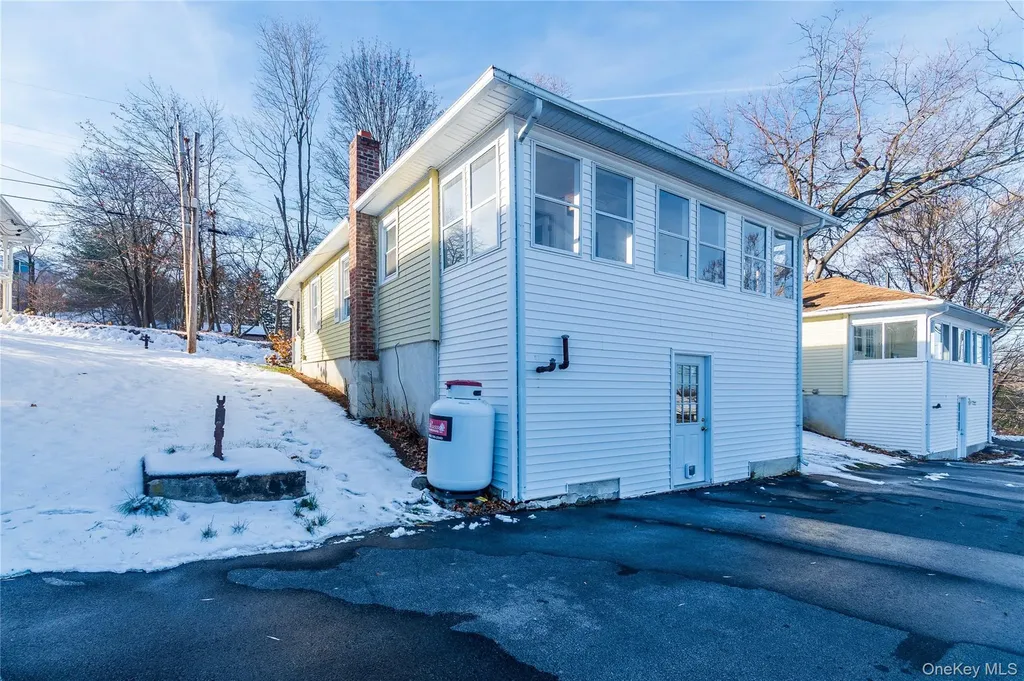 35 Hudson Terrace Marlboro NY 12542