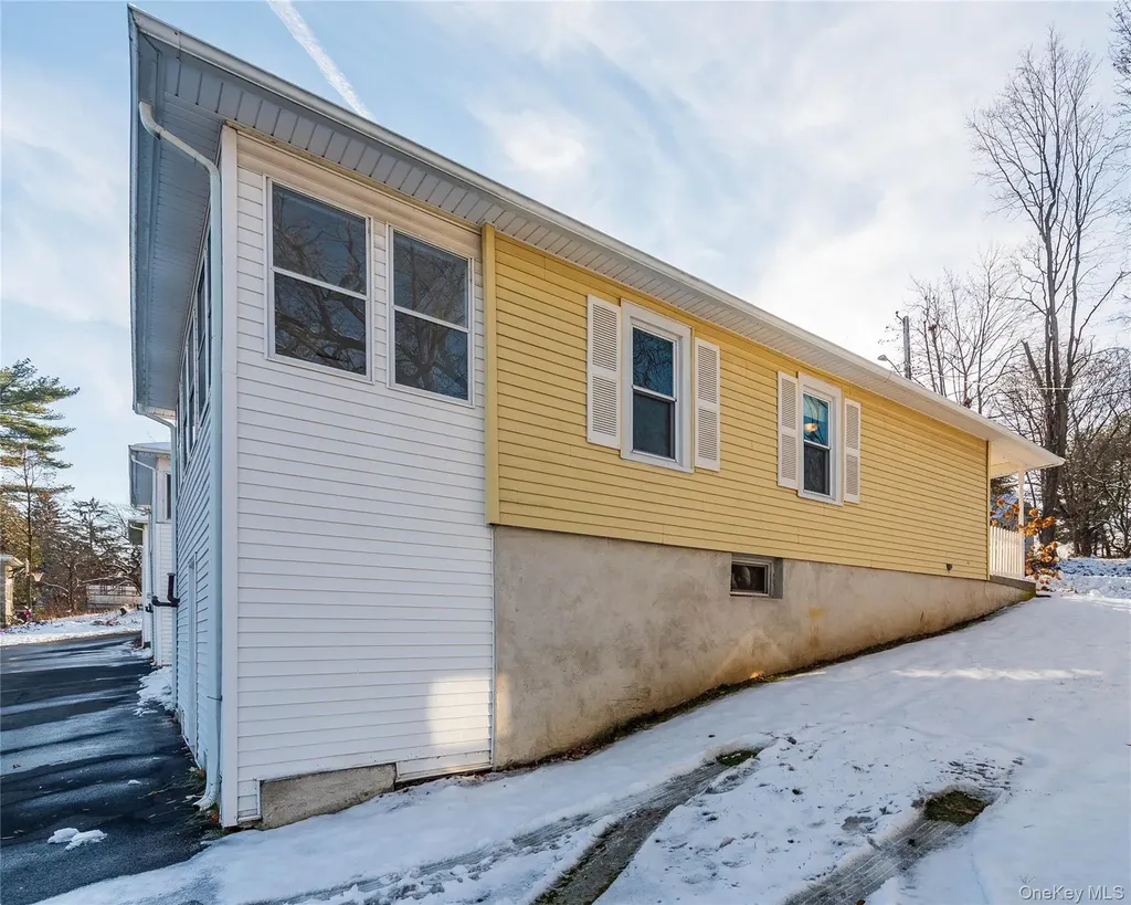 35 Hudson Terrace Marlboro NY 12542
