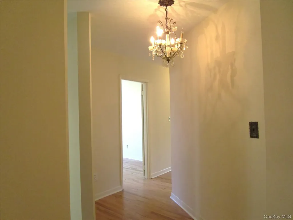 20 Daley Place Lynbrook NY 11563