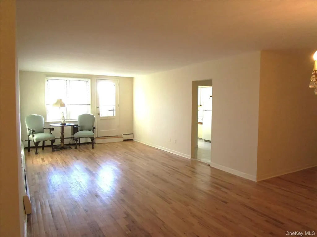 20 Daley Place Lynbrook NY 11563