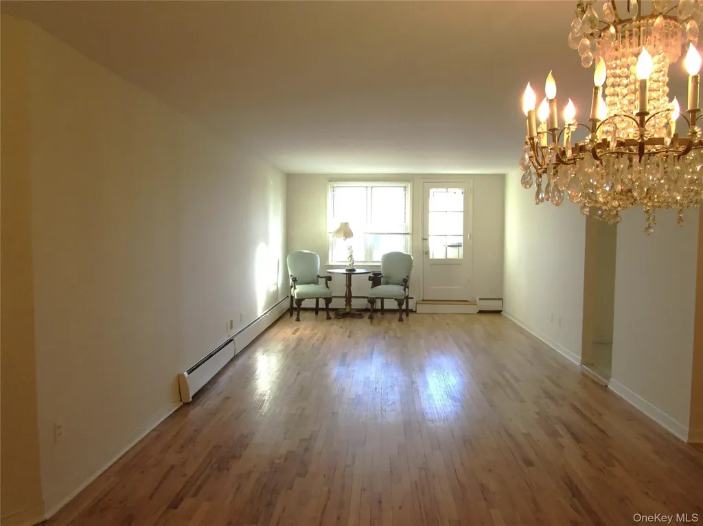 20 Daley Place Lynbrook NY 11563