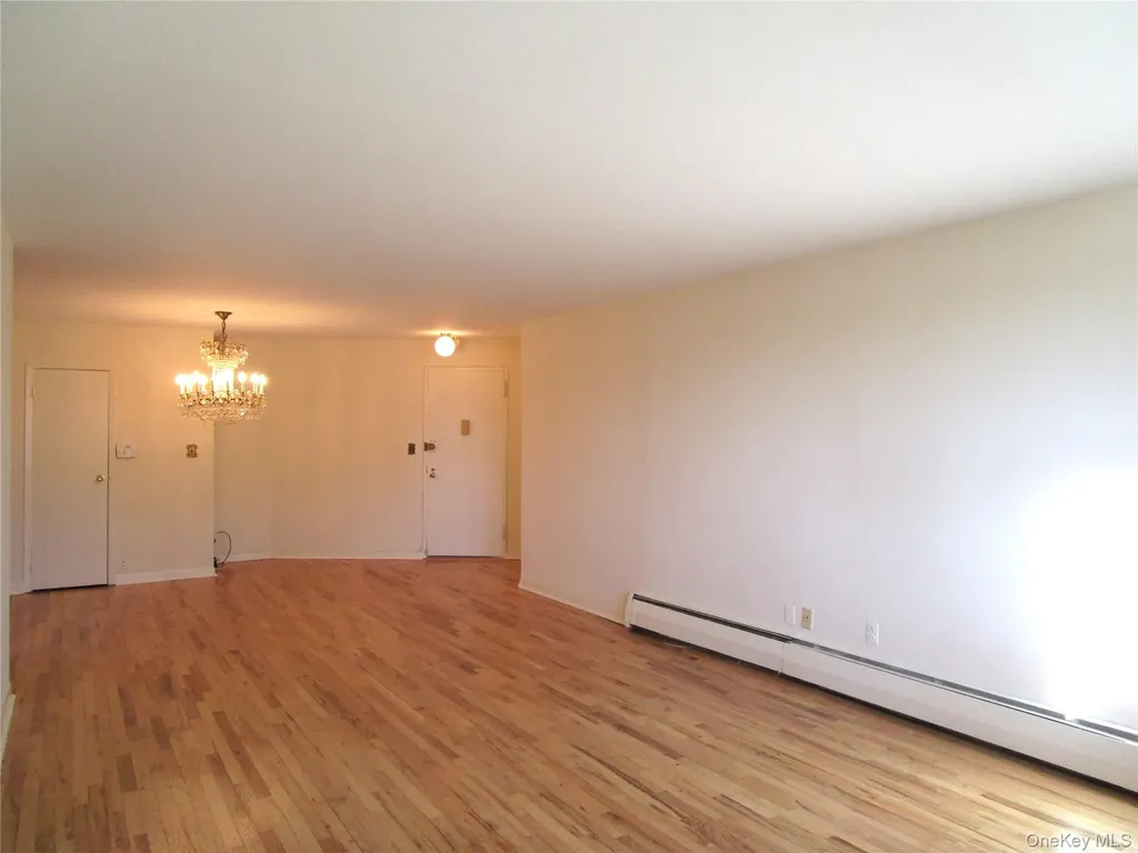 20 Daley Place Lynbrook NY 11563