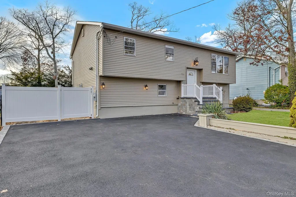 116 Phyllis Drive Patchogue NY 11772