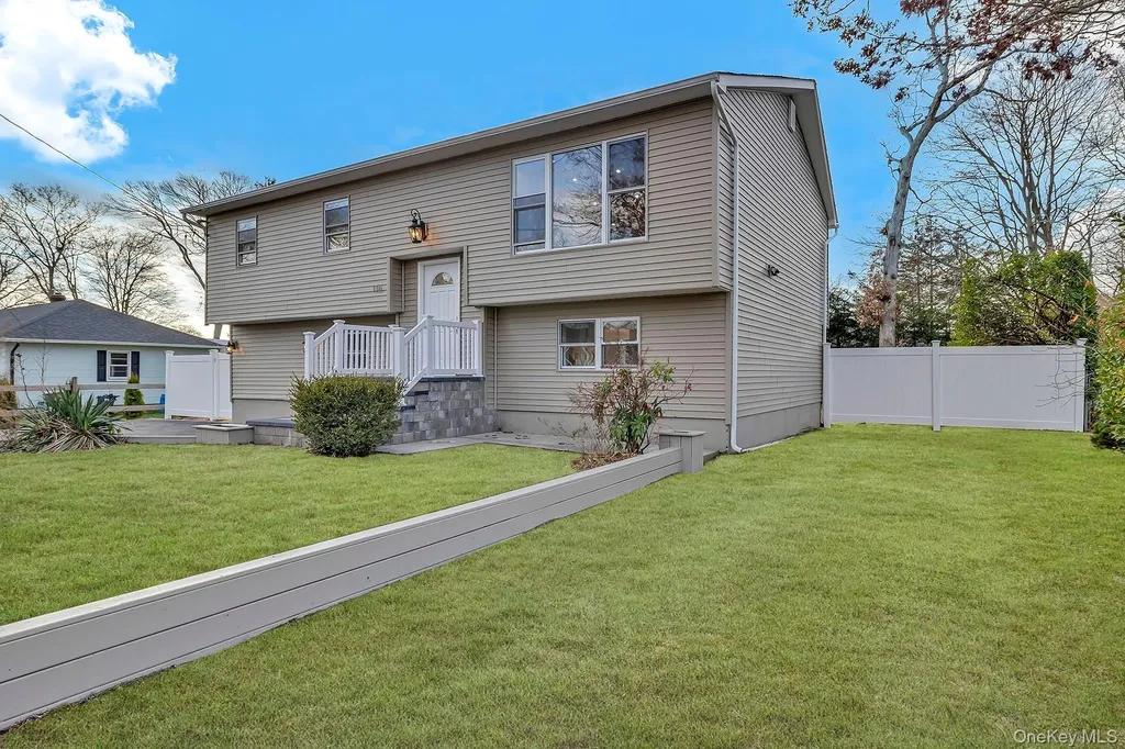 116 Phyllis Drive Patchogue NY 11772