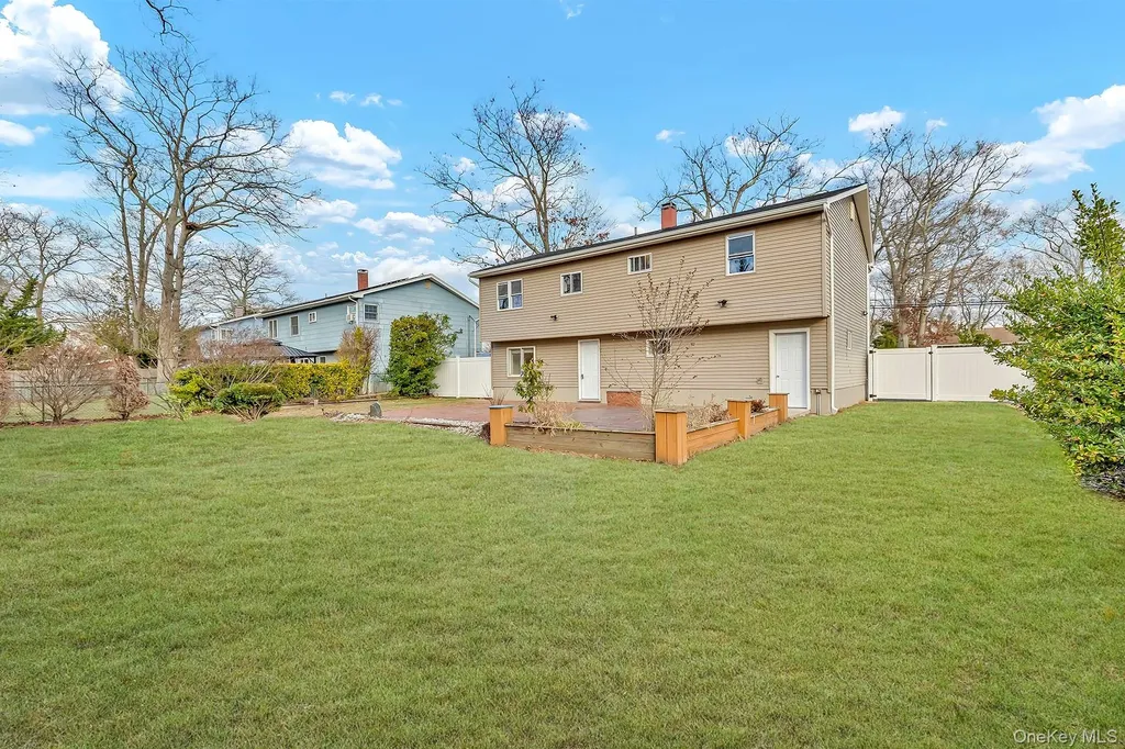 116 Phyllis Drive Patchogue NY 11772