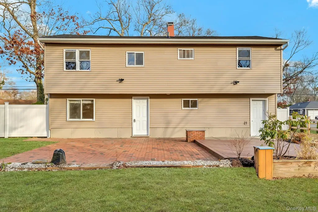 116 Phyllis Drive Patchogue NY 11772
