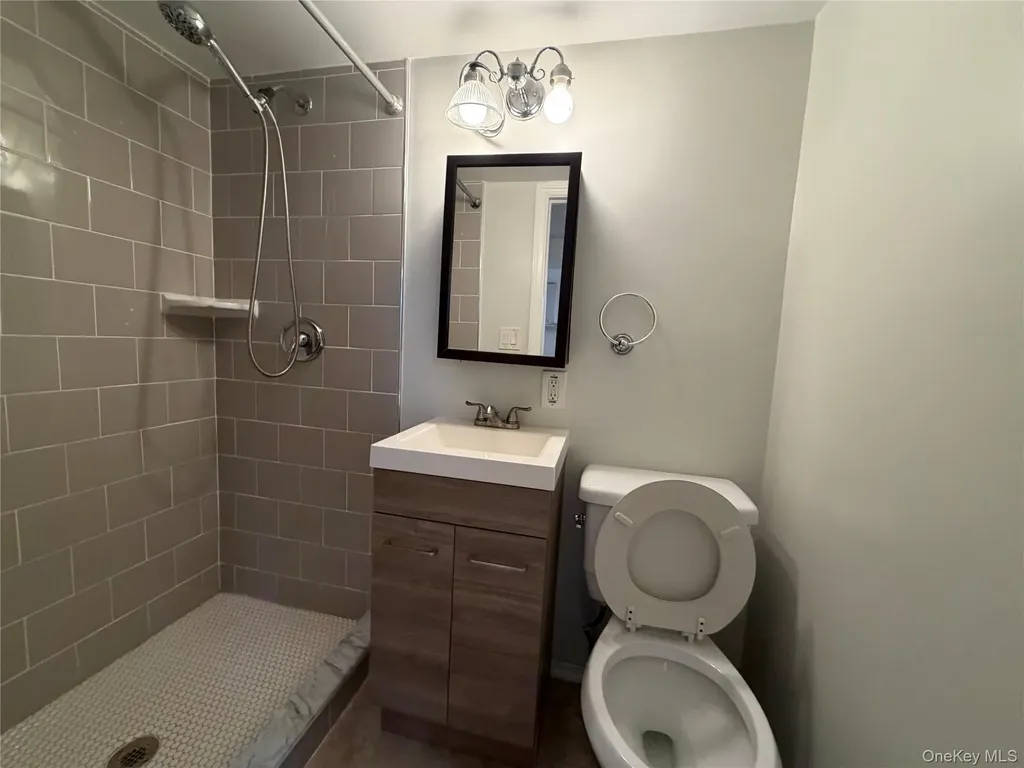 1271 Hobart Avenue Bronx NY 10461