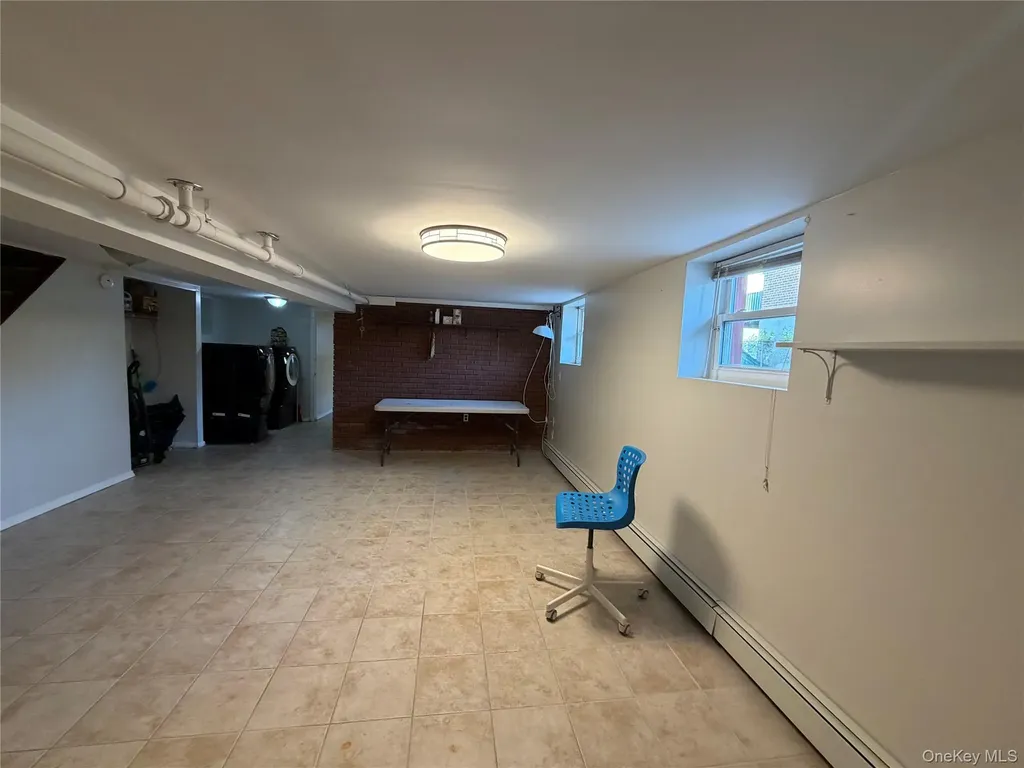 1271 Hobart Avenue Bronx NY 10461