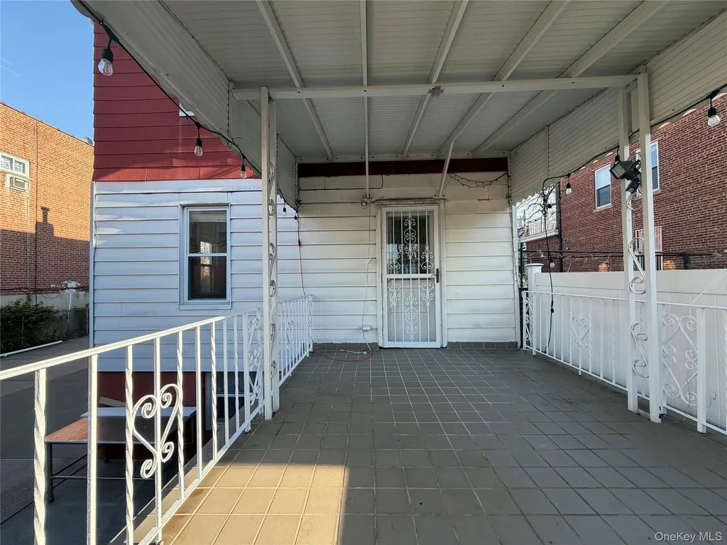 1271 Hobart Avenue Bronx NY 10461