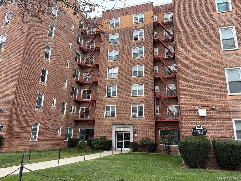 30-11 Parsons Boulevard Flushing NY 11354