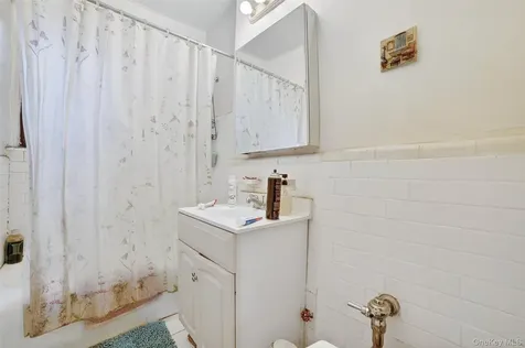 673 Locust Street Mount Vernon NY 10552