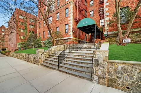 673 Locust Street Mount Vernon NY 10552