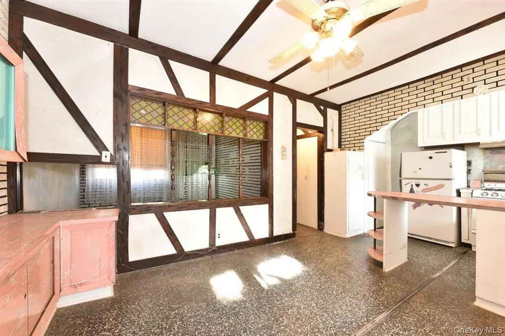 222 Avenue V Brooklyn NY 11223