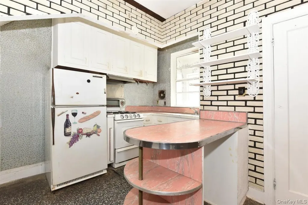 222 Avenue V Brooklyn NY 11223