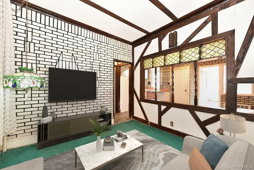 222 Avenue V Brooklyn NY 11223