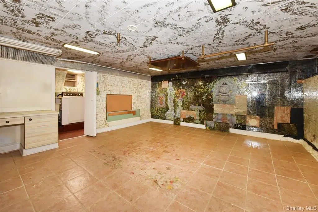 222 Avenue V Brooklyn NY 11223