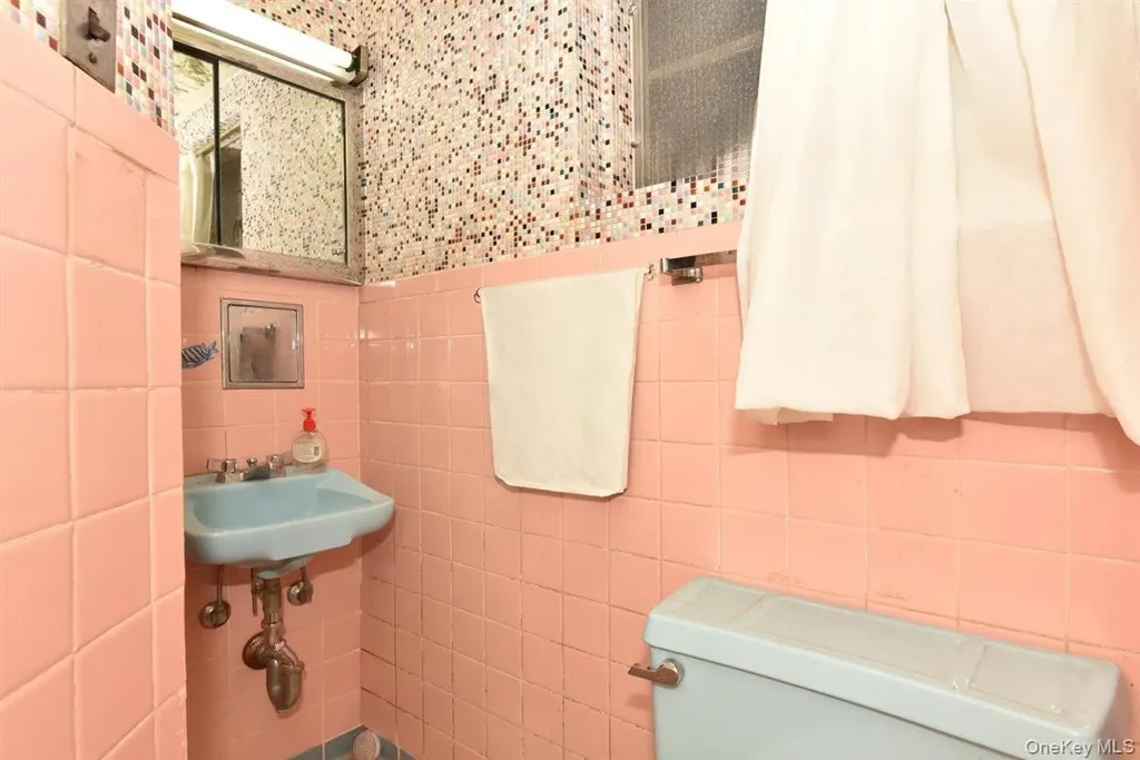 222 Avenue V Brooklyn NY 11223
