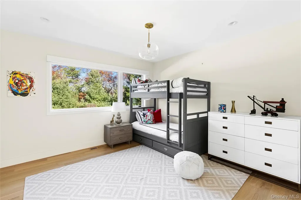 26 Alewive Brook Road East Hampton NY 11937