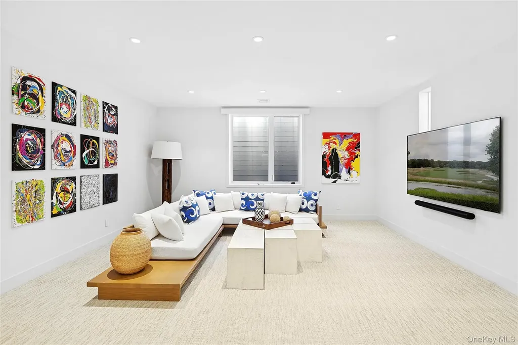 26 Alewive Brook Road East Hampton NY 11937