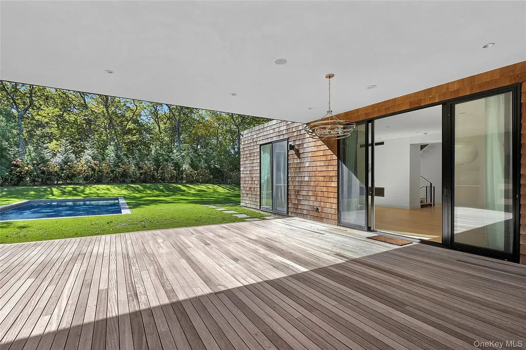 26 Alewive Brook Road East Hampton NY 11937