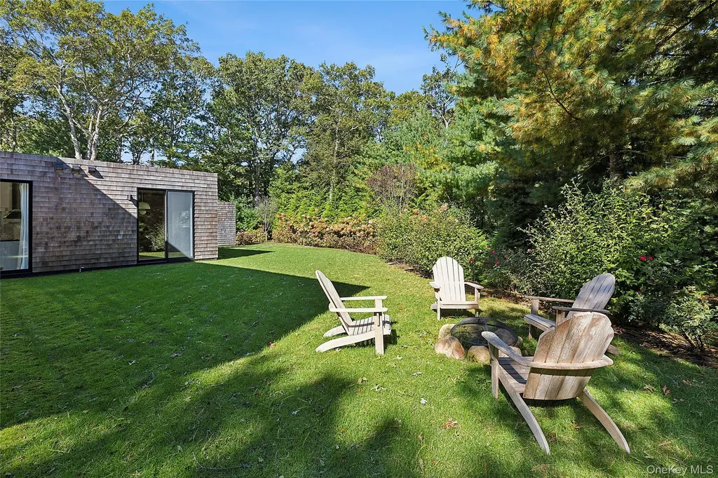 26 Alewive Brook Road East Hampton NY 11937