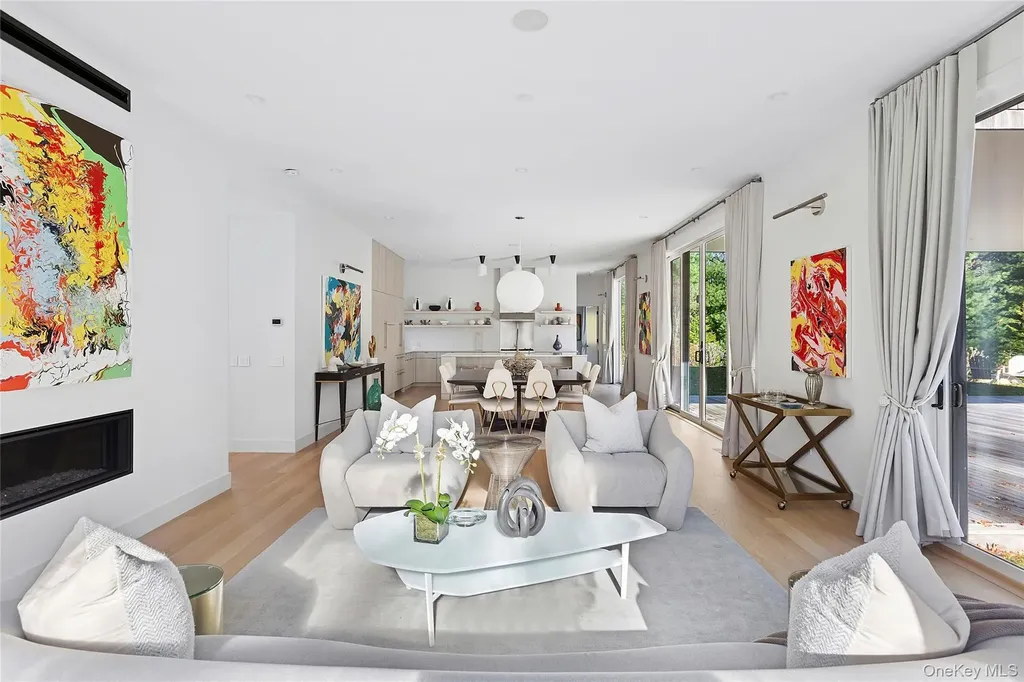 26 Alewive Brook Road East Hampton NY 11937