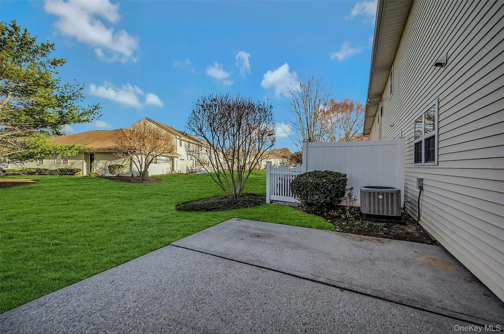 50 Strawberry Commons Riverhead NY 11901