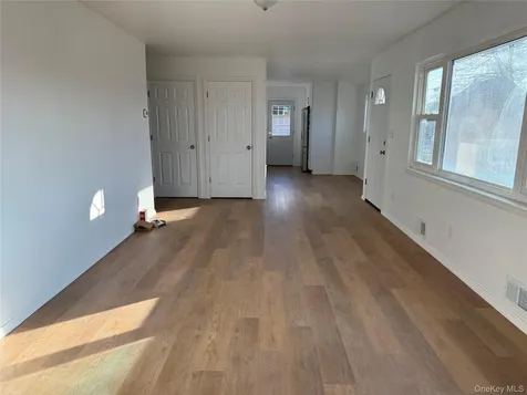233 W 12th Street Deer Park NY 11729